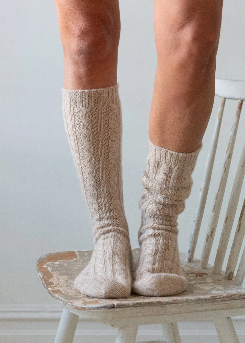 Cable Cashmere Bed Socks - Oat