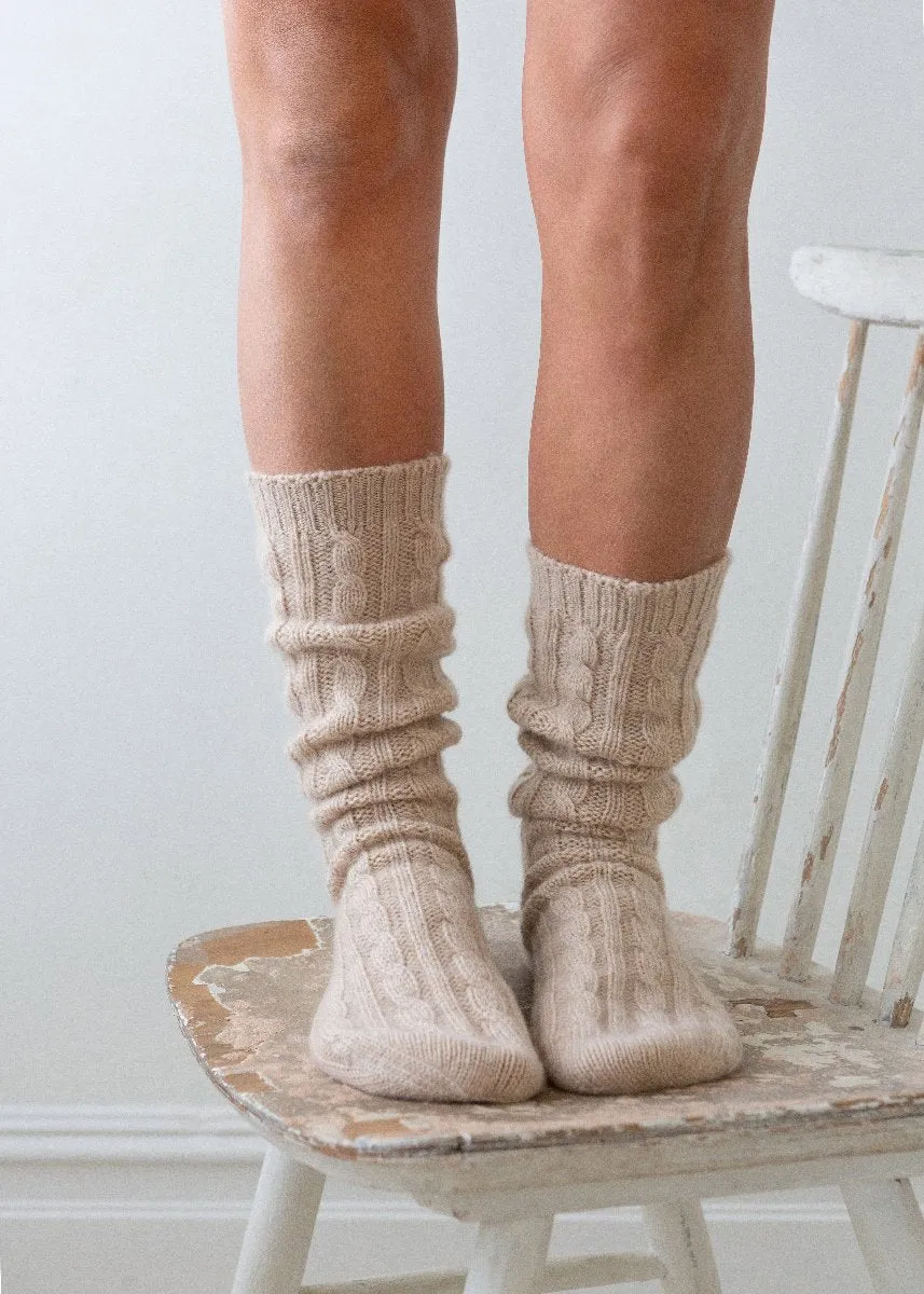 Cable Cashmere Bed Socks - Oat