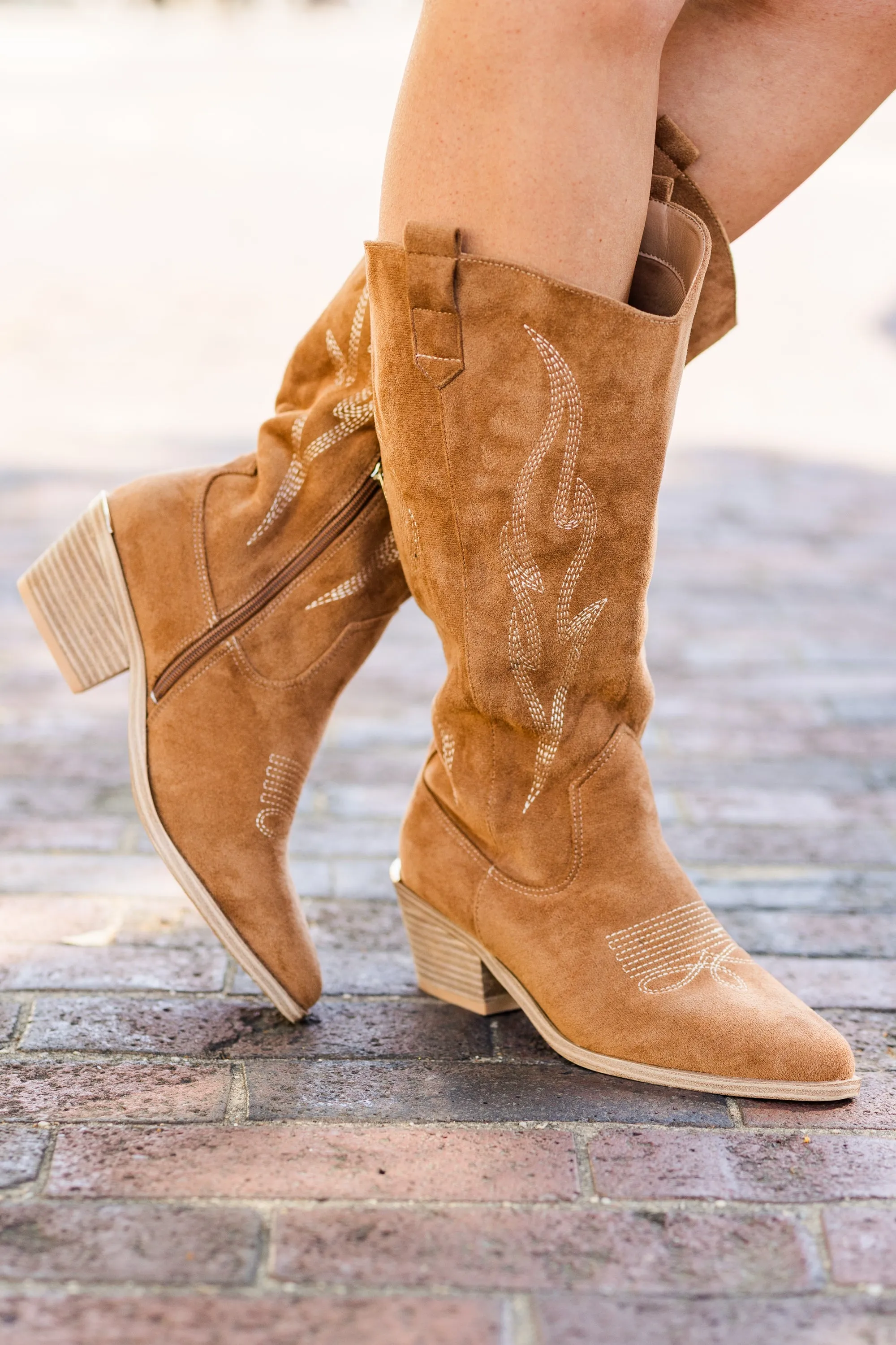 Corky's: Pointed Tone Boots, Tobacco