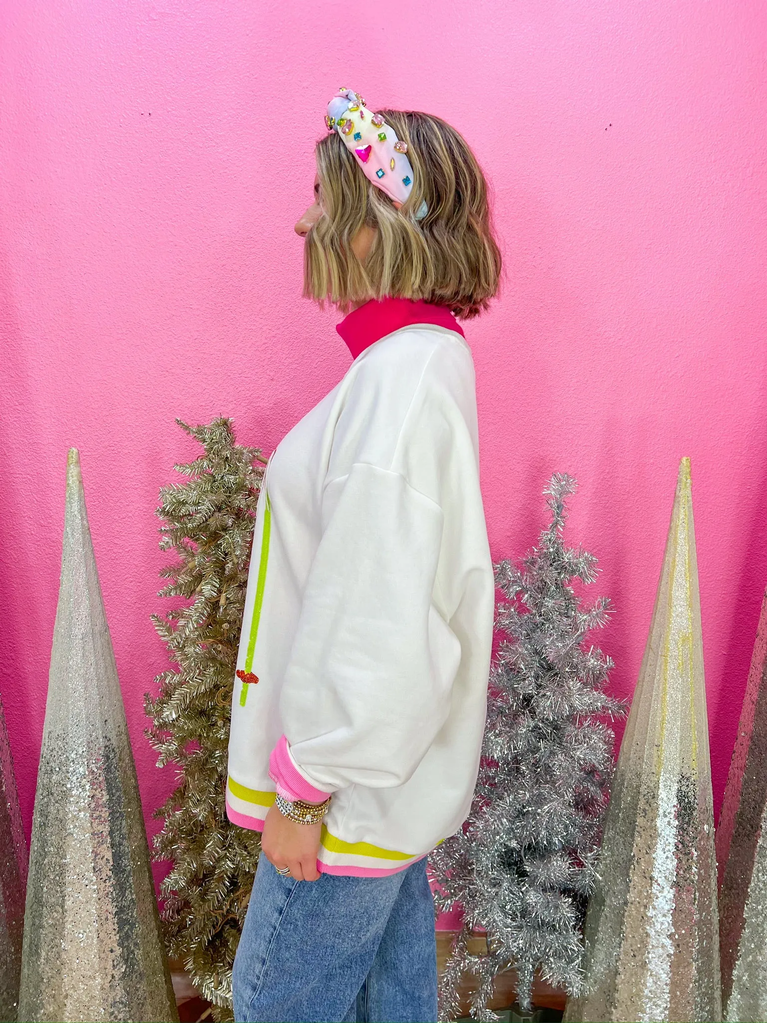 Crossing Ski & Cocktail Sweatshirt - White