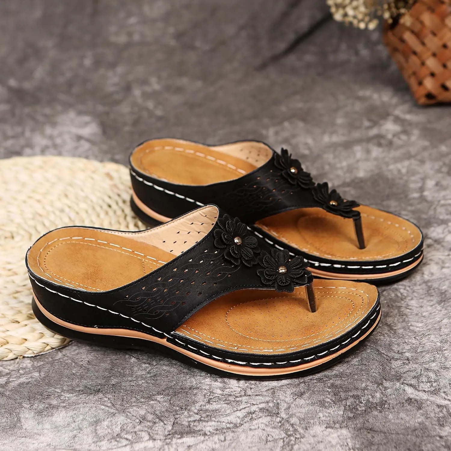 Eduavar Dressy Sandals Women, Sandals Women Dressy Summer Comfy Flip Flops Sandals Breathable Open Toe Flat Sandals