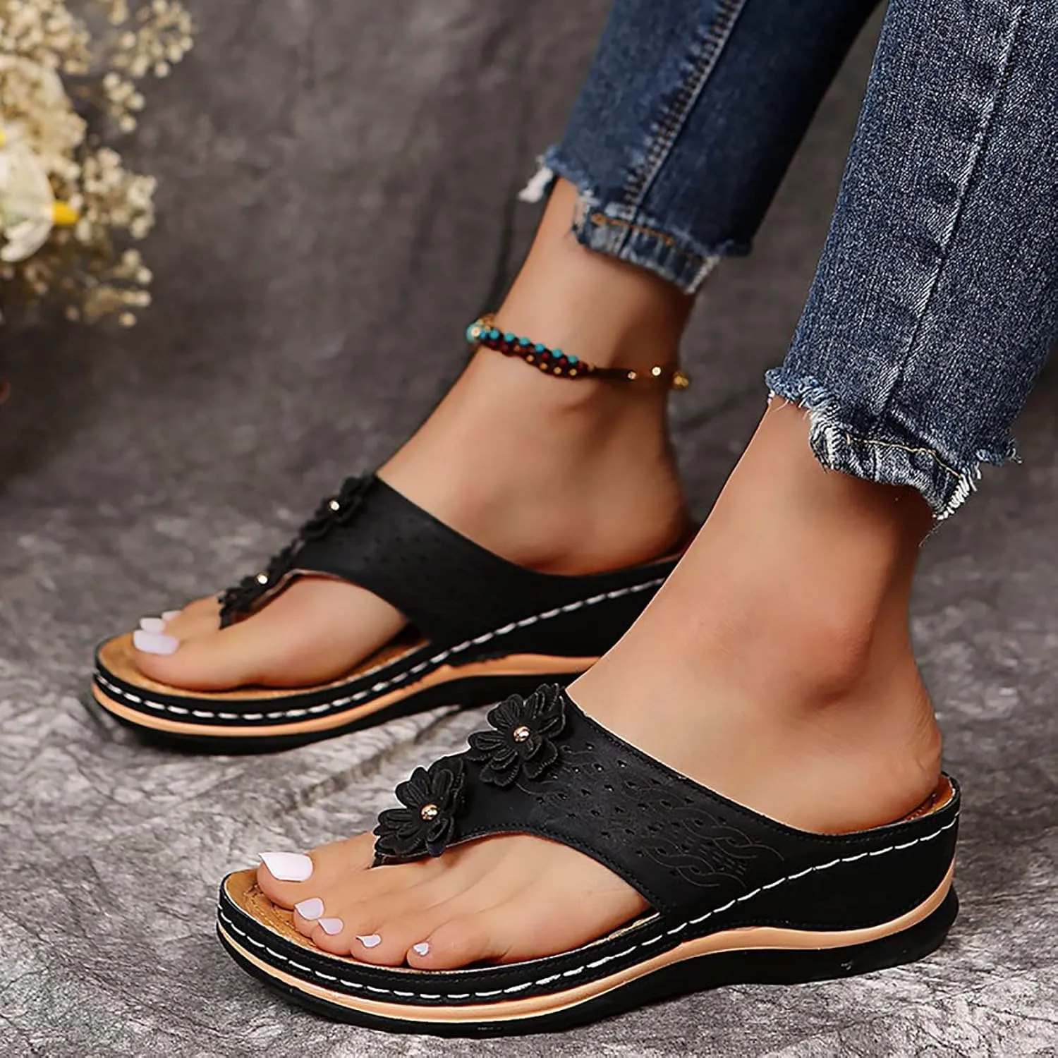 Eduavar Dressy Sandals Women, Sandals Women Dressy Summer Comfy Flip Flops Sandals Breathable Open Toe Flat Sandals