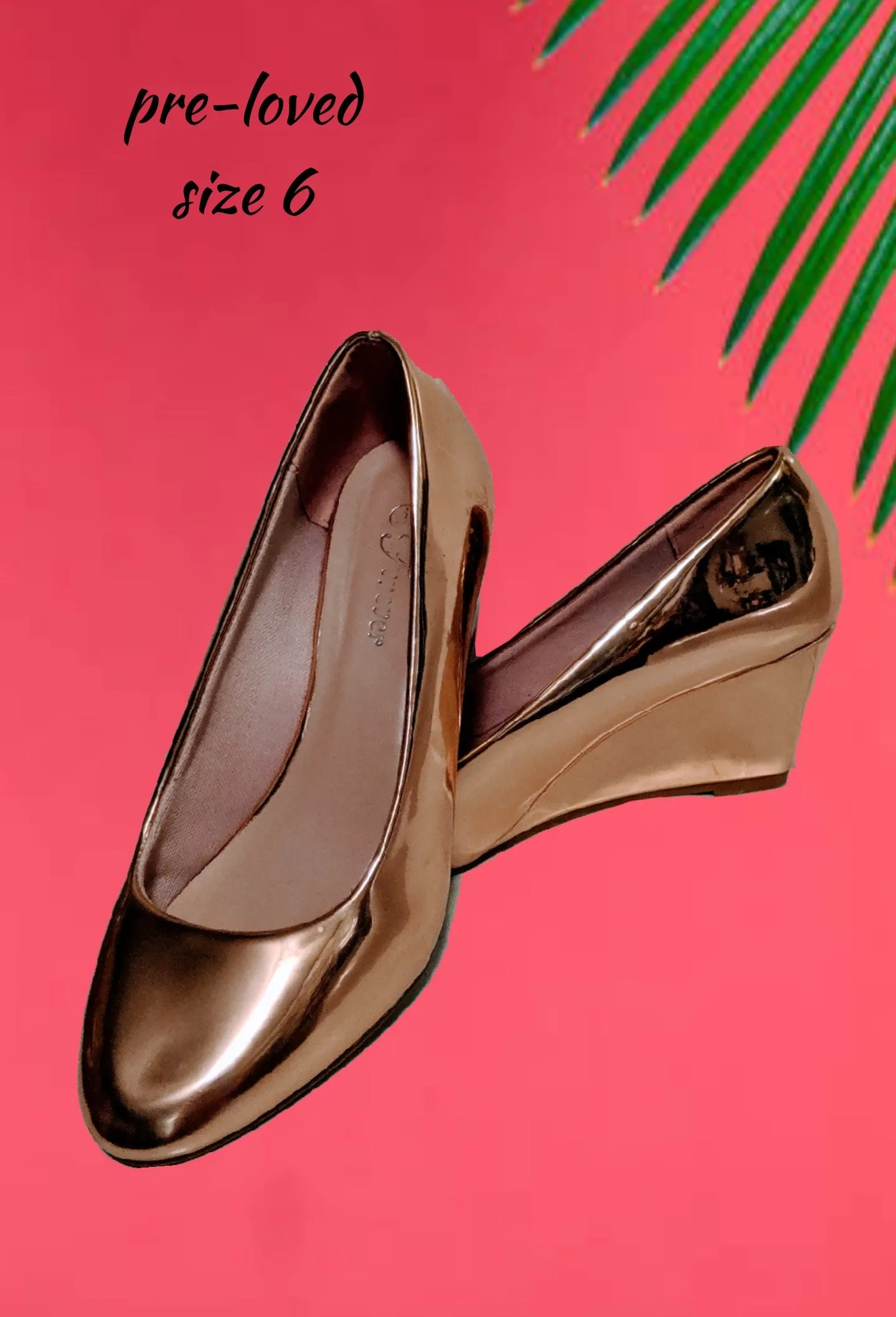 Forever rose gold shoes - So cute and comfy! Size 6