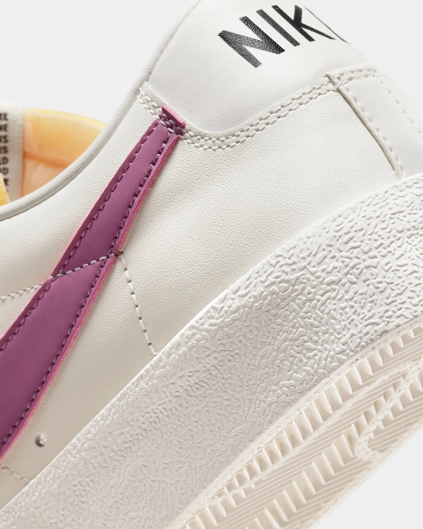 Nike Blazer Low '77 Vintage Sail/Light Bordeaux/Vivid Sulfur