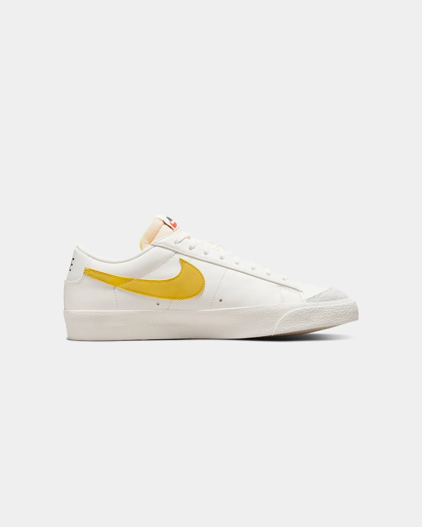 Nike Blazer Low '77 Vintage Sail/Light Bordeaux/Vivid Sulfur