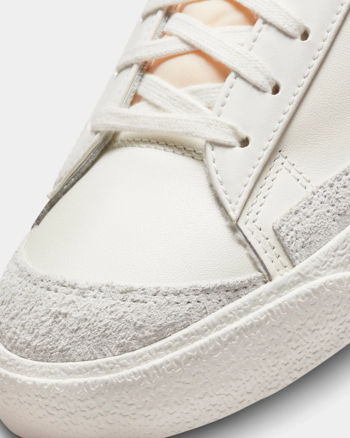 Nike Blazer Low '77 Vintage Sail/Light Bordeaux/Vivid Sulfur