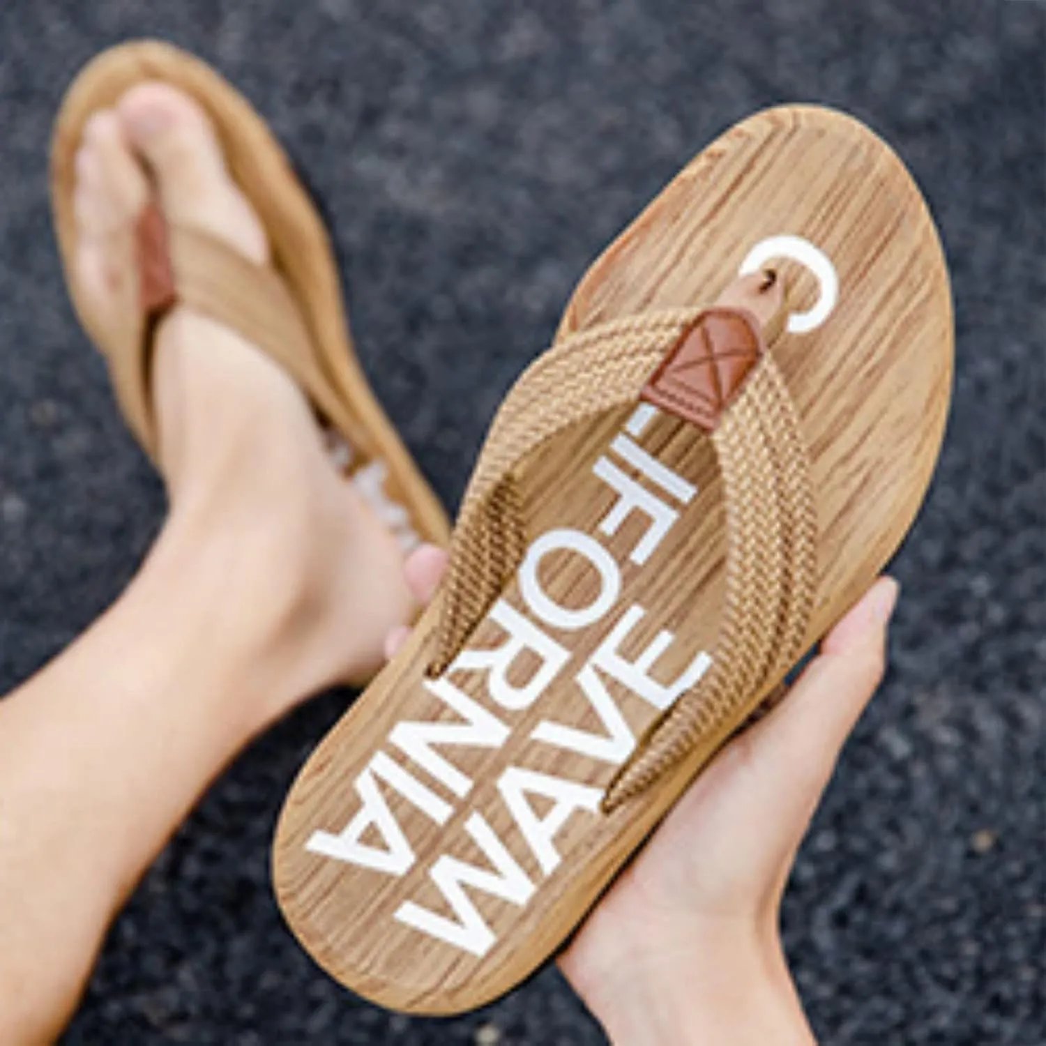Selling Drop Beach Men Slippers Fashion Sandals Breathable Summer Sandal Non Slip Rubber Mens Open Toe Slippers Size 13