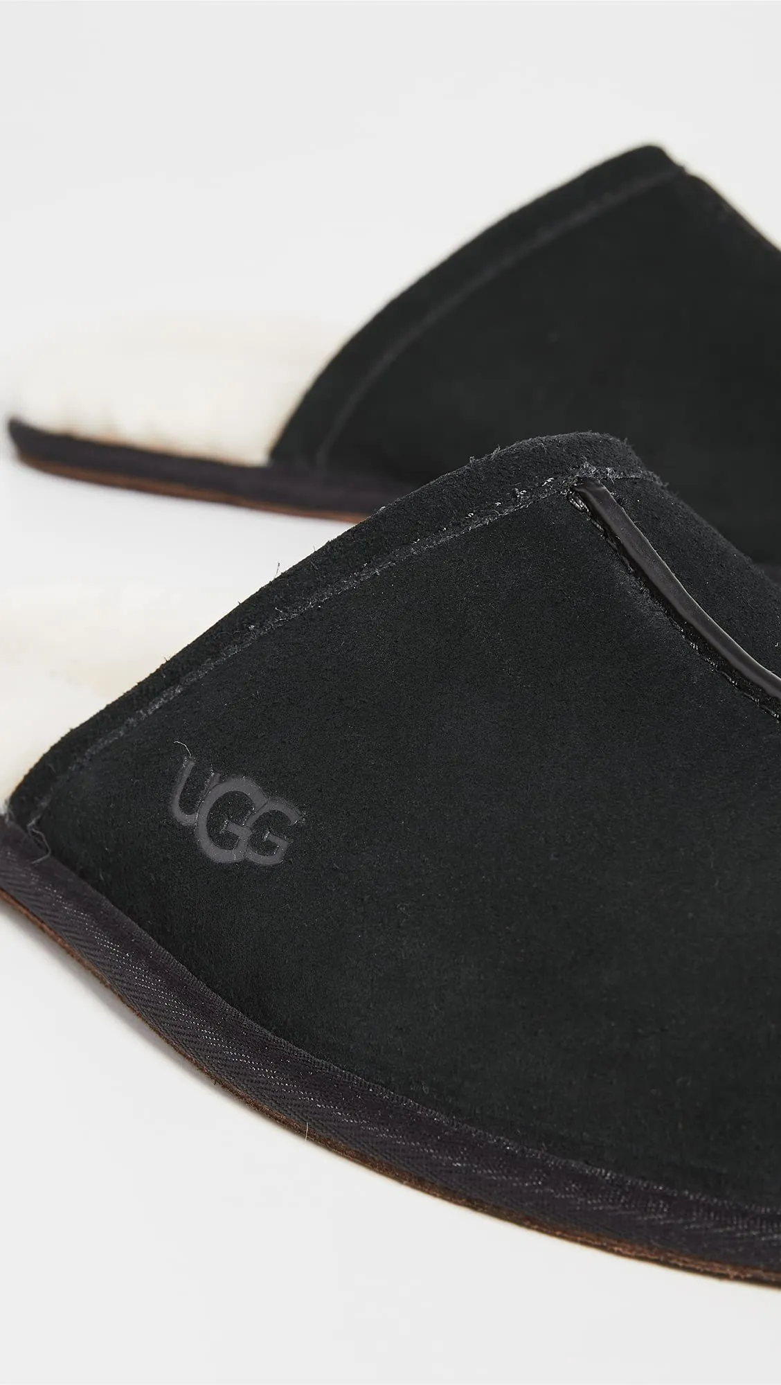UGG Men's Scuff Slipper, Black