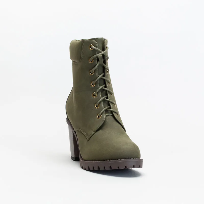 Unreal Women Classic Heeled Hiker Boot _ 146868